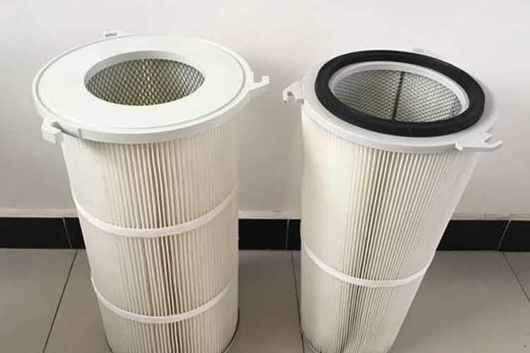 外三耳除塵濾筒是由一定長度的濾料成褶，首尾粘合而成的過濾筒，該濾筒無籠骨，安裝簡便