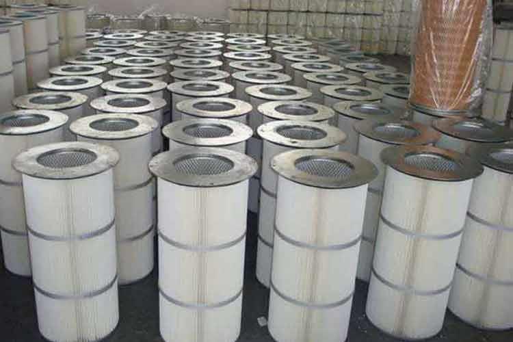 在使用粉塵除塵濾筒的時候，我們還需要對這些設備進行非常好的日常維護，只要能夠做好設備的維護工作