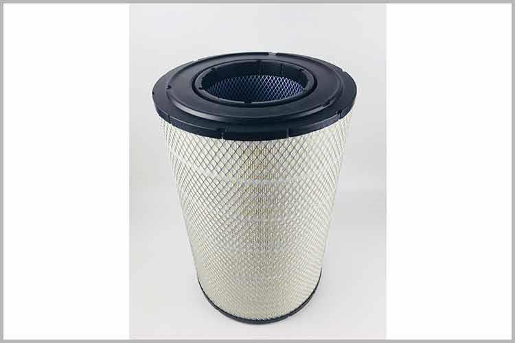 清潔高流量空氣濾清器濾芯時不能用水或油，以防止油水侵染濾芯，清洗后記得要檢查濾清器濾芯是否完好