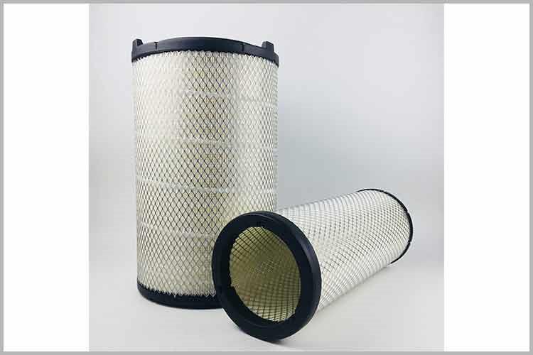 在日常使用設(shè)備的時(shí)候，對于設(shè)備的外殼也要勤快的用干凈柔軟的抹布進(jìn)行擦拭，不使用的時(shí)候要將設(shè)備放在干燥的環(huán)境中進(jìn)行保存