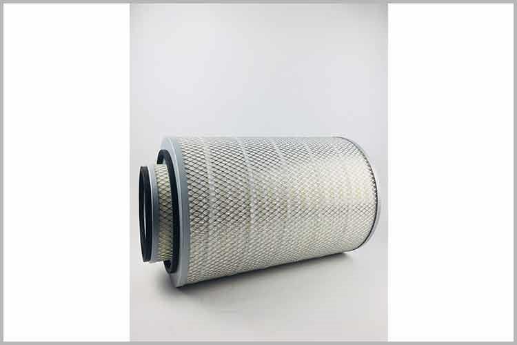 首先發(fā)動(dòng)機(jī)會(huì)加速磨損和積碳，有實(shí)驗(yàn)做過的，如果你這個(gè)空濾拿掉，直接這么開，氣缸、活塞、活塞環(huán)的磨損程度成倍的加劇，反正就是很厲害就是了