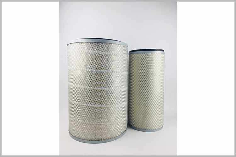 在吸入空氣與燃油混合之前，貨車空氣濾清器濾去空氣中塵土、碳及雜物，然后保障了吸入空氣的清潔