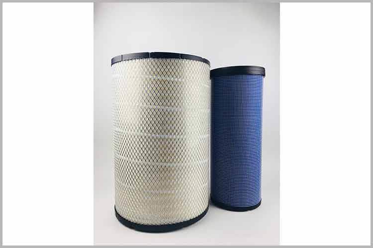 一般來說，發(fā)動機空氣濾清器一年更換一次就足夠，如果空氣粉塵大可以視情況縮短更換周期